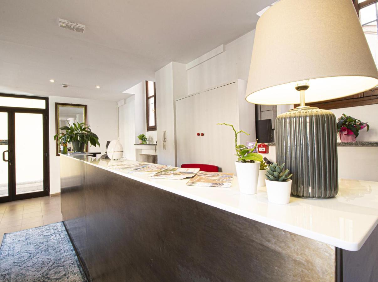 Hotel Tornielli 9 By Lvg Hotel Collection Novara Eksteriør bilde