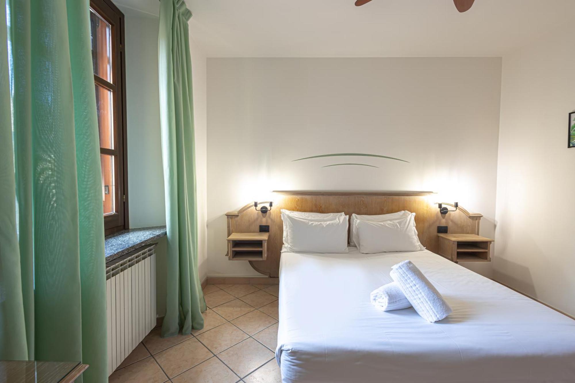 Hotel Tornielli 9 By Lvg Hotel Collection Novara Eksteriør bilde